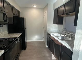 112 Dixon Dr #8417, Devine, TX 78016