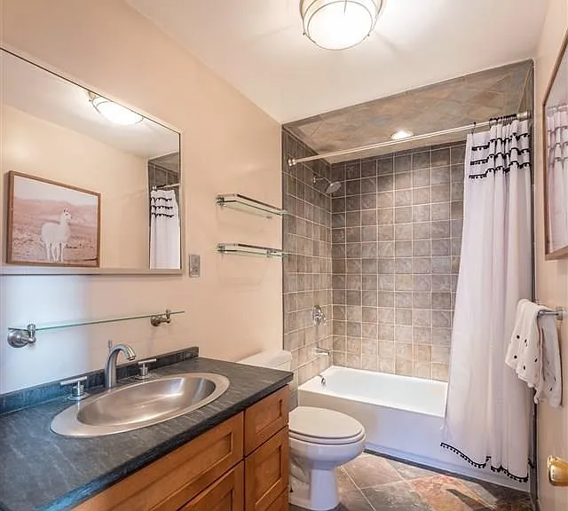208 Willow Ave #405 — Photo 4