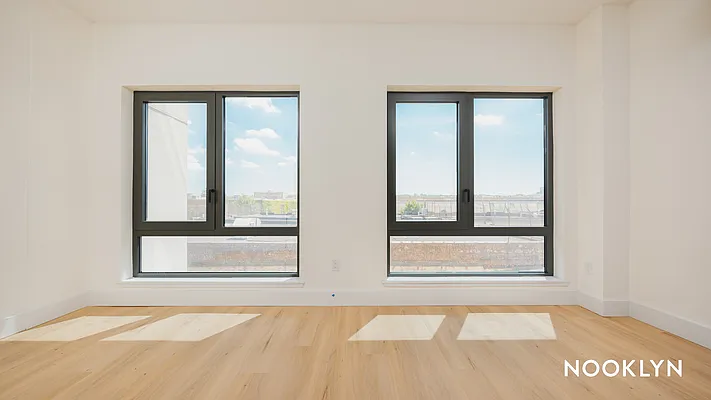 Rented by Nooklyn NYC LLC | media 102