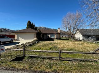 17961 Swaps Ct, Tehachapi, CA 93561