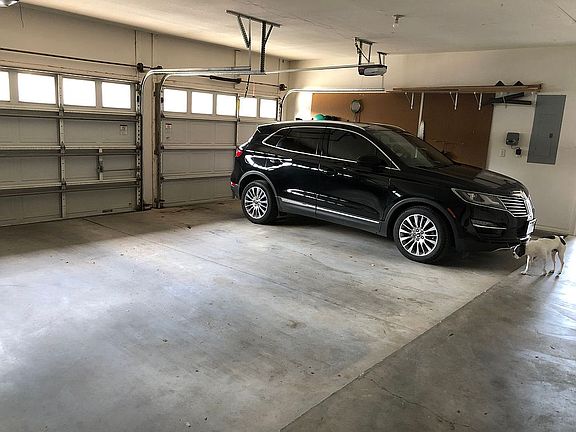 4th image of 4008 Edgebrook Dr