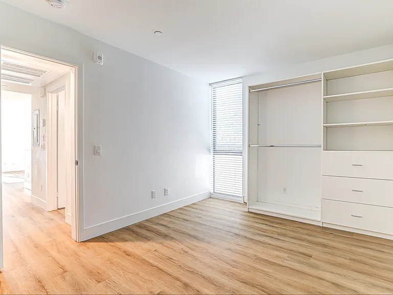Girard Lofts — Photo 34
