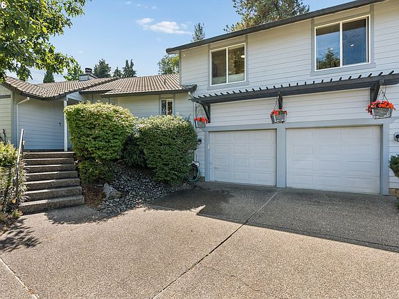 3rd image of 17295 Hanneman Ct