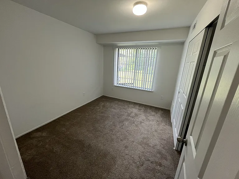 Thornridge Apartments — Photo 35