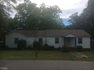 77 Cherry St, Royston, GA 30662