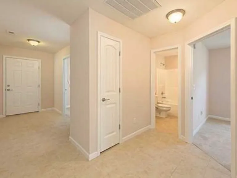 1552 Southernwood Dr — Photo 3