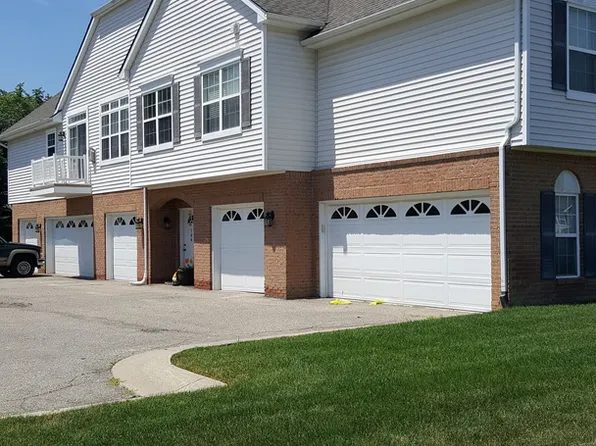 792 Olde English Cir, Howell, MI 48855