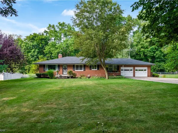 5882 Dailey Rd, Akron, OH 44319