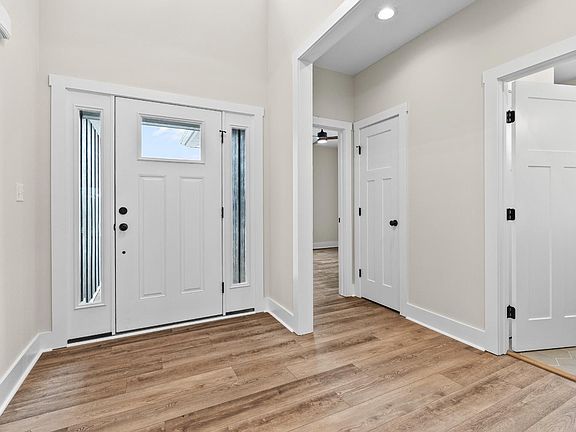 3rd image of 815 Elmwood Ave