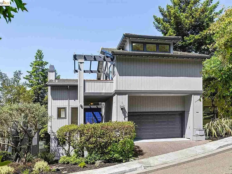 49 Bay Forest Dr — Photo 1