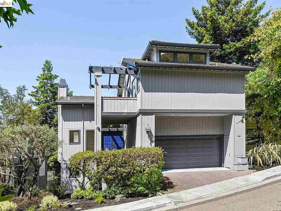 49 Bay Forest Dr