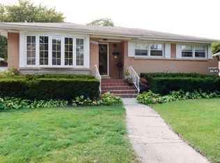 8646 Monticello Ave, Skokie, IL 60076