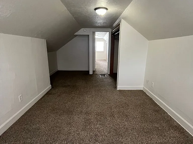532 Clifford Ave — Photo 12