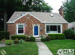 20509 Shady Ln, Saint Clair Shores, MI 48080
