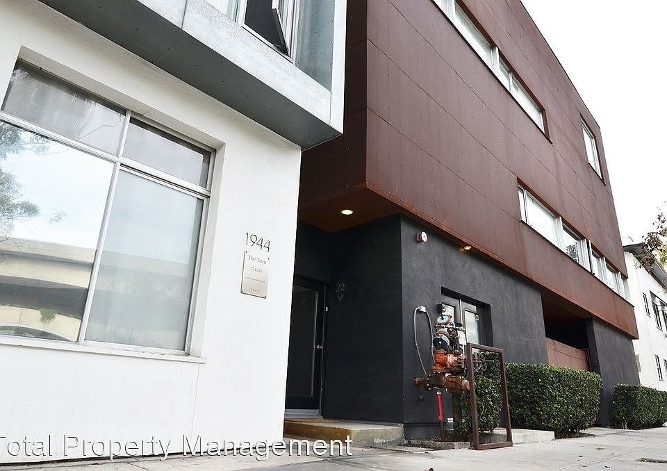 1st image of 1944 State St Unit 22