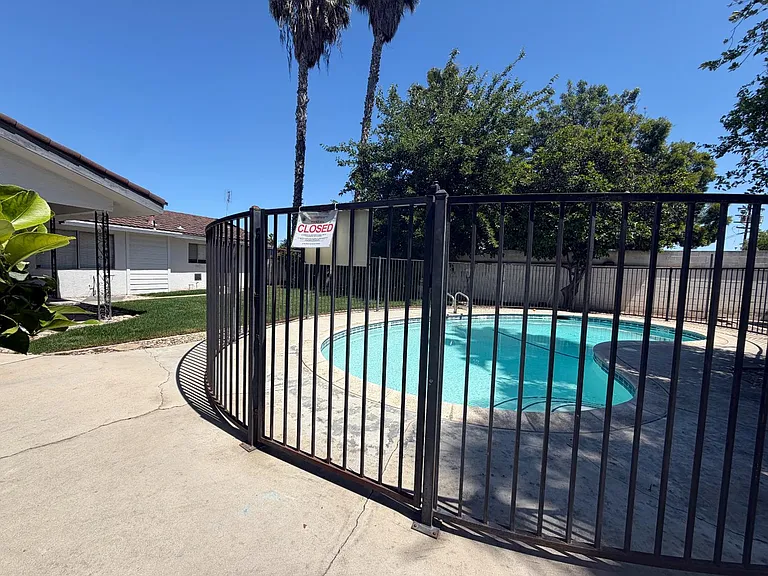 1538 E Austin Way — Photo 16