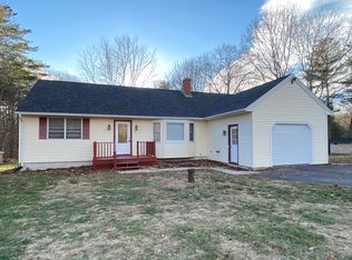 24 Old Mountain Rd, Cape Neddick, ME 03902