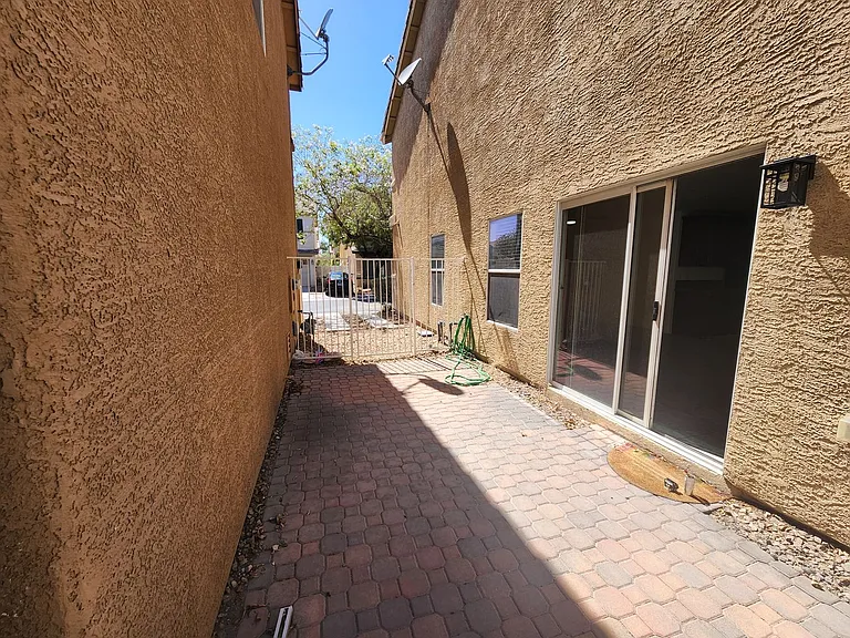 10256 Franford Ct — Photo 43