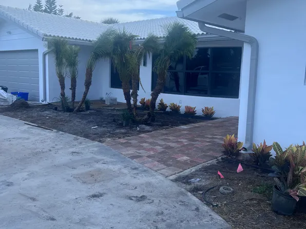 563 NW 13th Dr, Boca Raton, FL 33486