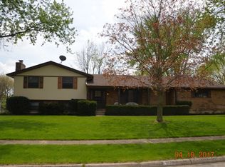 407 Beechgrove Dr, Englewood, OH