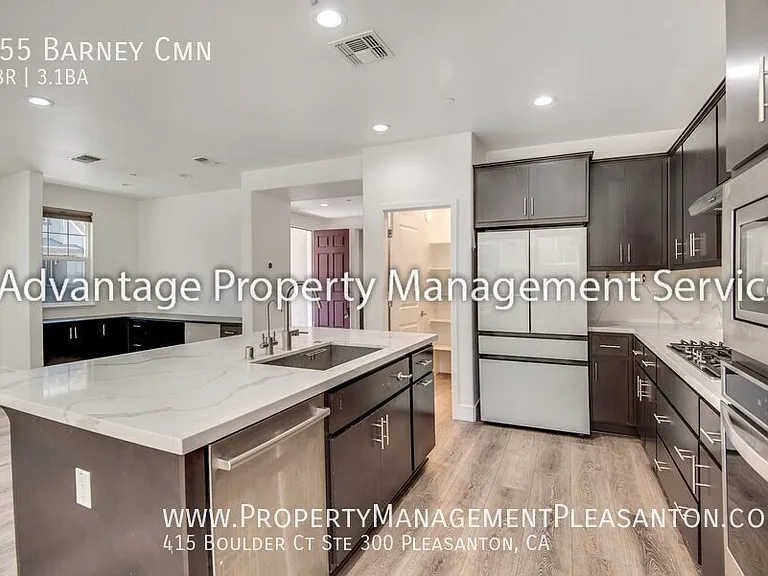 855 Barney Cmn — Photo 7