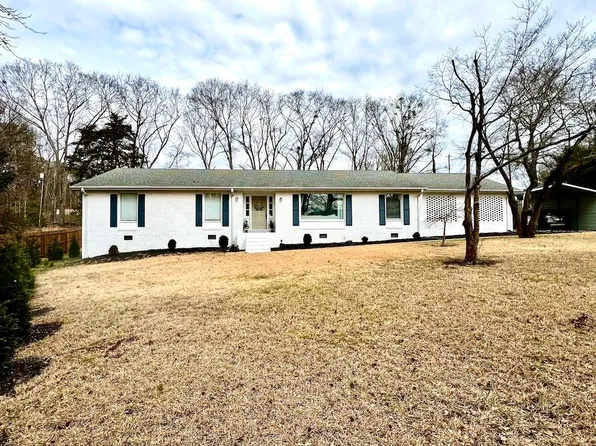 104 Auburn Ct, Spartanburg, SC 29307