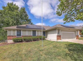 2406 Douglas Cir, Harrisonville, MO 64701
