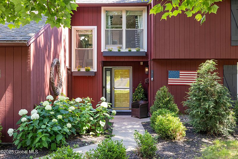 5th image of 41 Meadow Rue Place