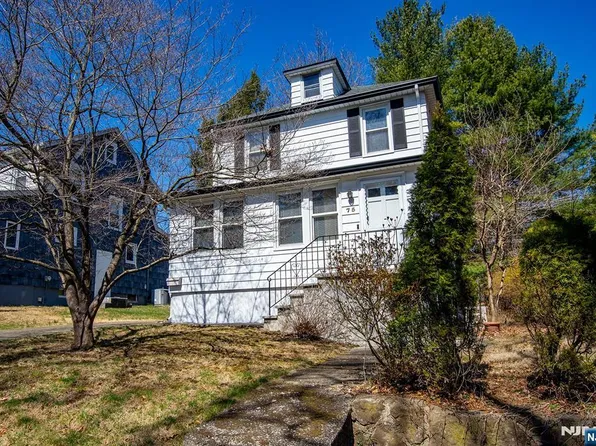 75 Gordon Ave, Tenafly, NJ 07670