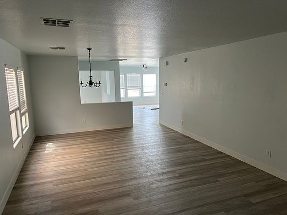 2nd image of 10222 Massachusetts Ln