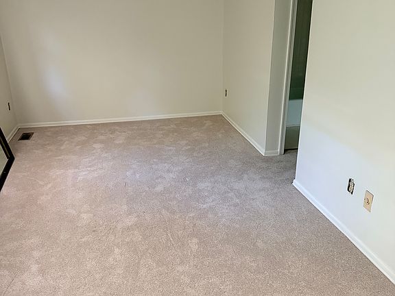 4th image of 3132 Westbury Dr