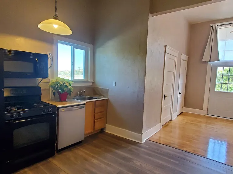 310 Center Ave #205 — Photo 8