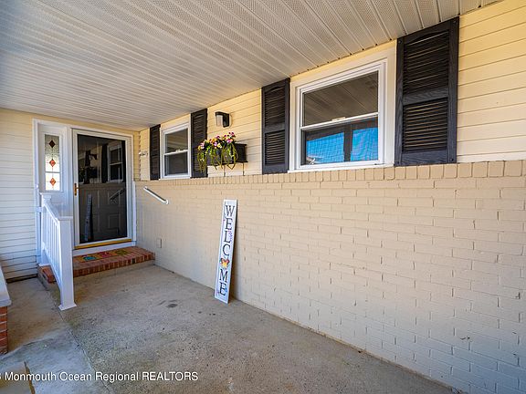 2nd image of 74 Selkirk Avenue