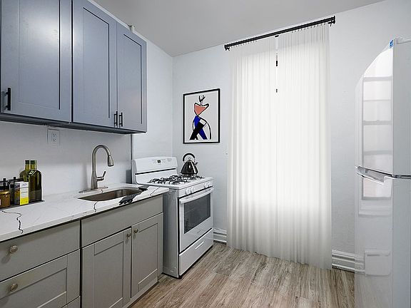 3rd image of 13639 41st Ave APT 2C