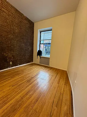 Rented by KNOCKKNOCK LLC | media 6