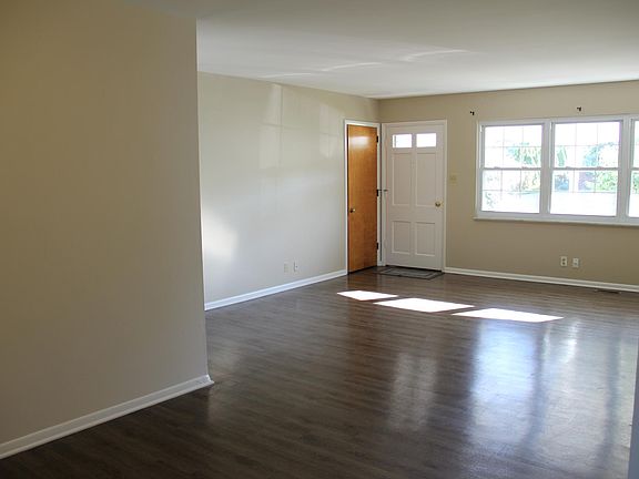 4th image of 3006 N Lawndale Ave