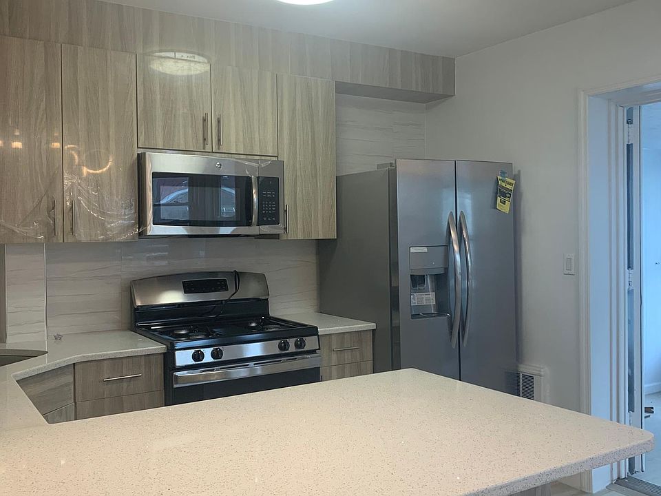 1st image of 3250A Fairmount Ave
