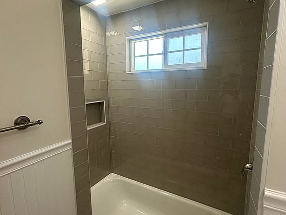 4th image of 14803 Clarkdale Ave