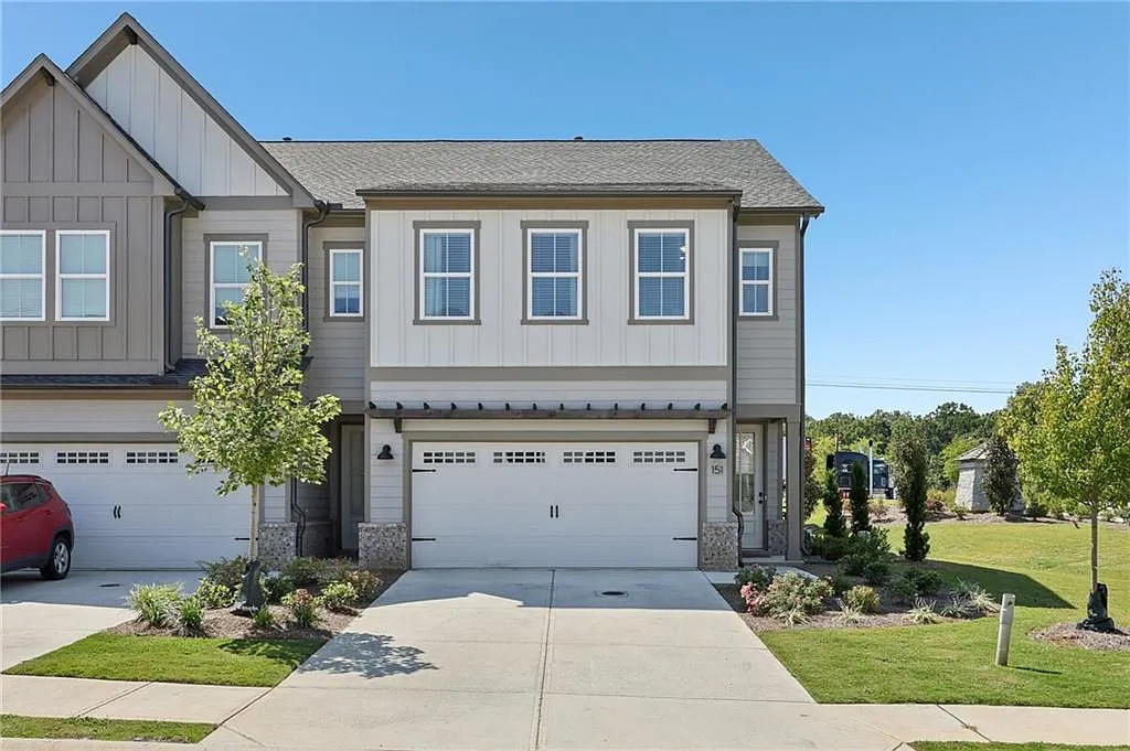 3 bed, 2.5 bath, 1677 sqft, $2,225 — Photo 1