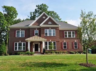 7335 Hill Dr, Annandale, VA 22003