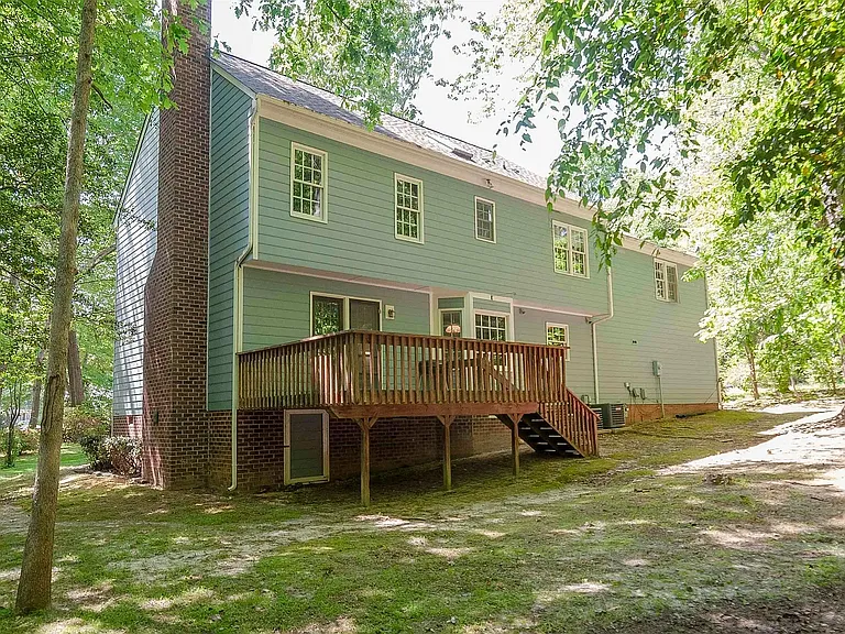 104 Lively Ct E — Photo 22