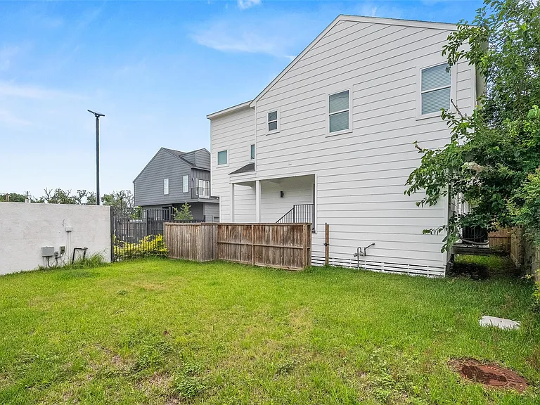 104 Tolima Dove St — Photo 39
