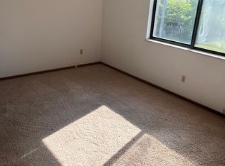 404 N Hesperia St APT F, Collinsville, IL 62234