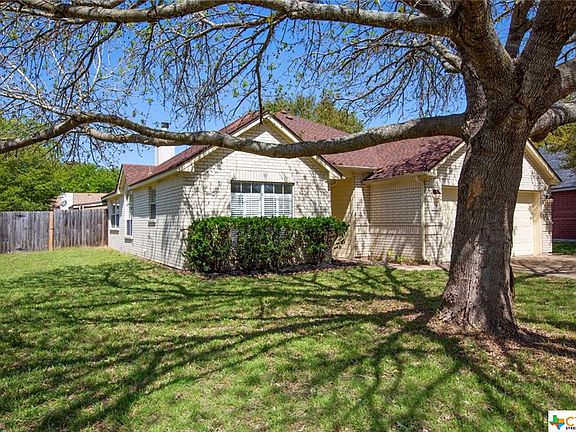 3rd image of 4814 Canterbury Cir