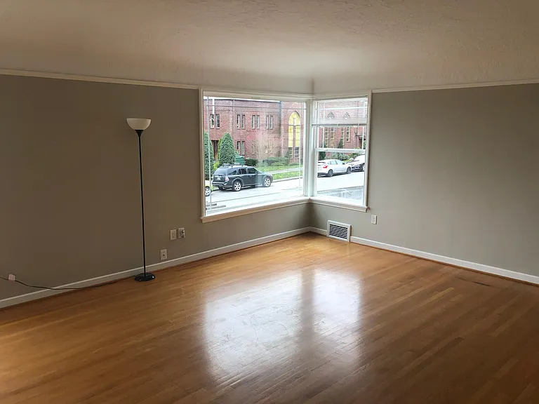 350 NE 76th St — Photo 12