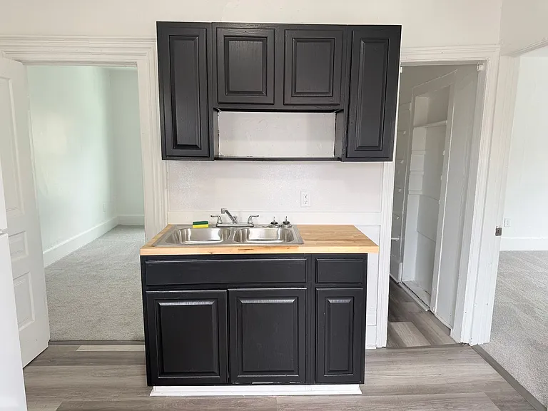 1701 E Ganson St — Photo 16