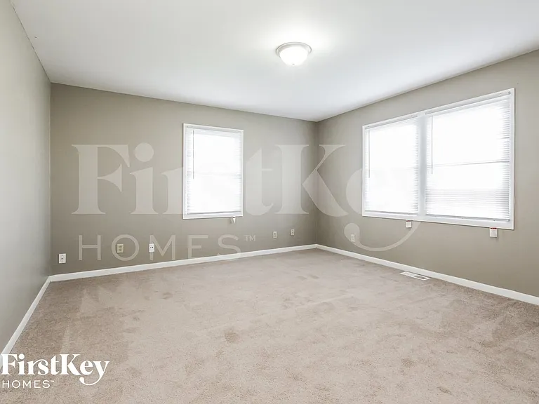 531 S Arlington Ave — Photo 6