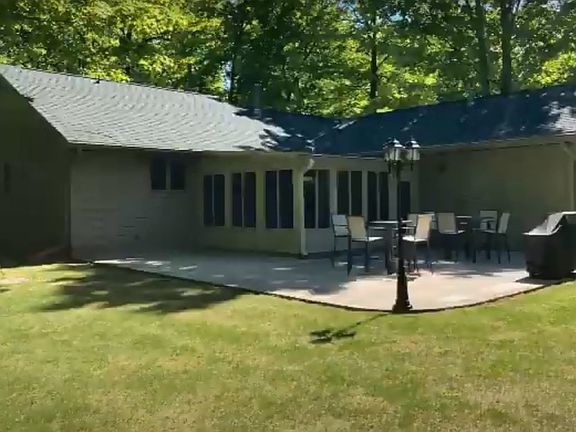 5th image of 2648 Linda Ln