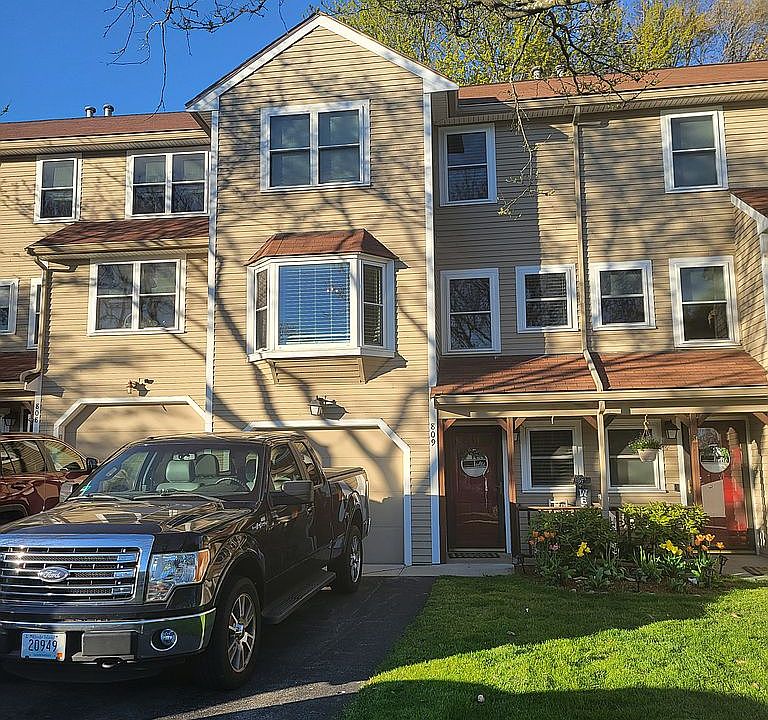 2nd image of 200 Heroux Blvd Unit 809
