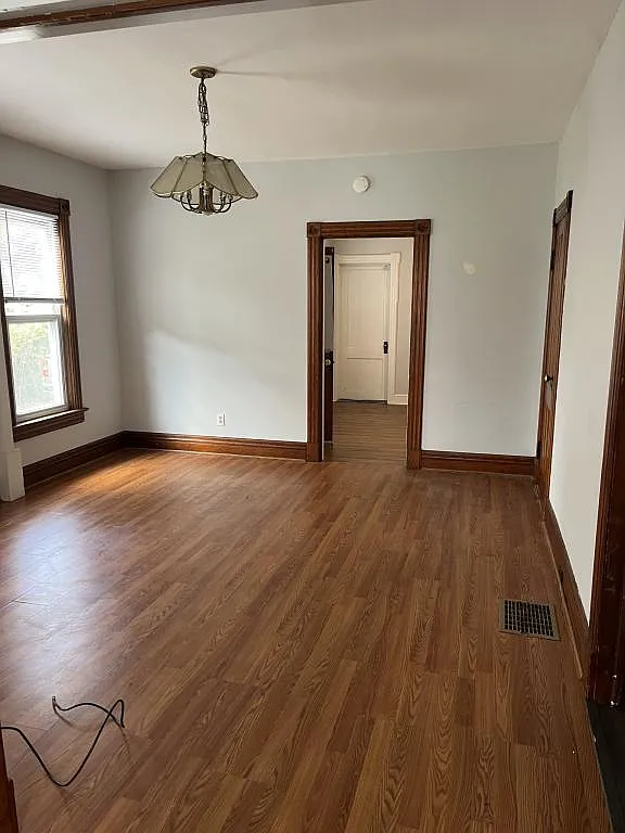 328 Locust Ave — Photo 1